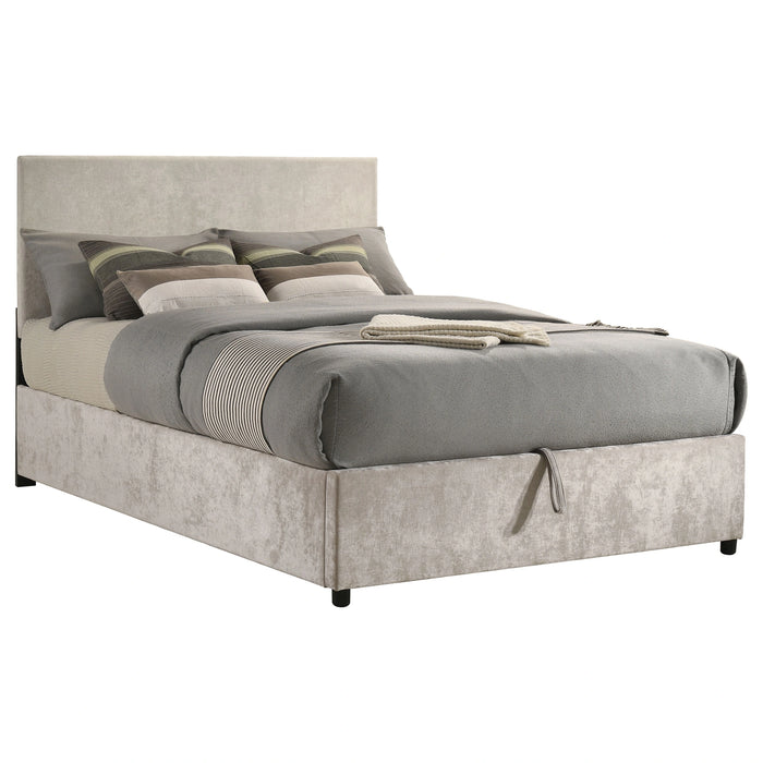 Reeves Queen Bed