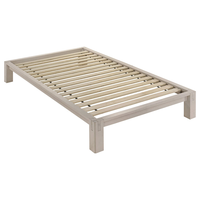 Gislen Queen Bed