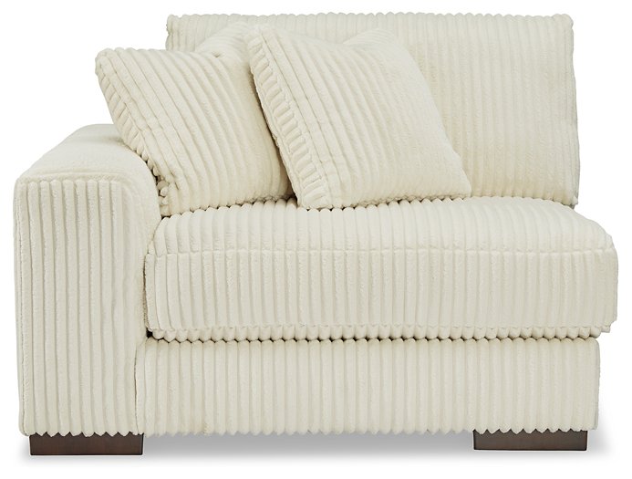 Lindyn Sectional - Maxx Save 