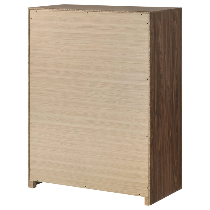 Etienne Chest