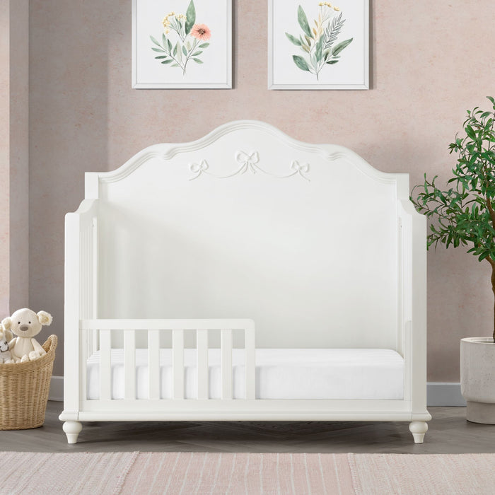 Alana Crib with Guardrails in White - Maxx Save 