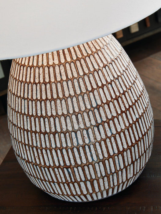 Darrich Table Lamp - Maxx Save 