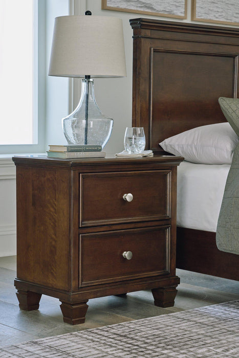 Danabrin Nightstand - Maxx Save 