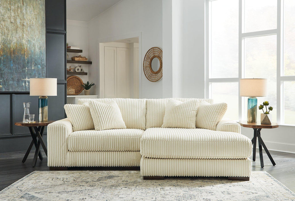 Lindyn Sectional with Chaise - Maxx Save 