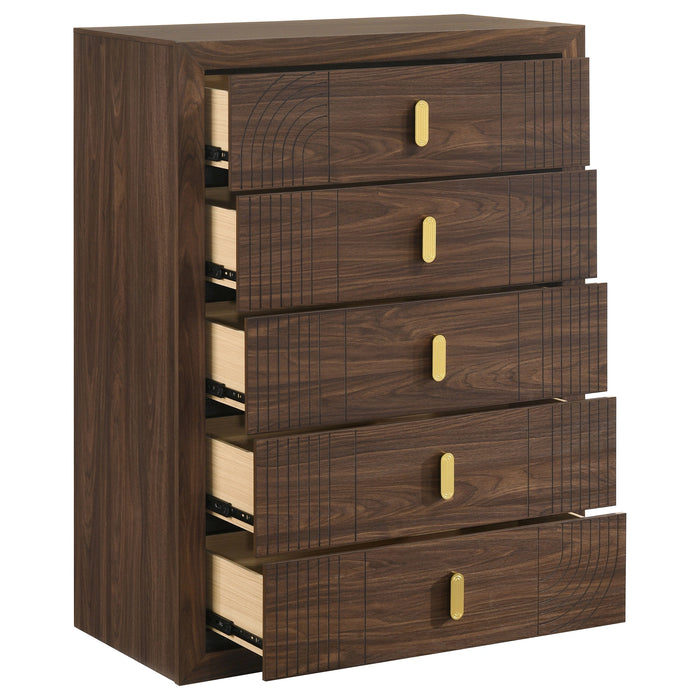 Etienne Chest