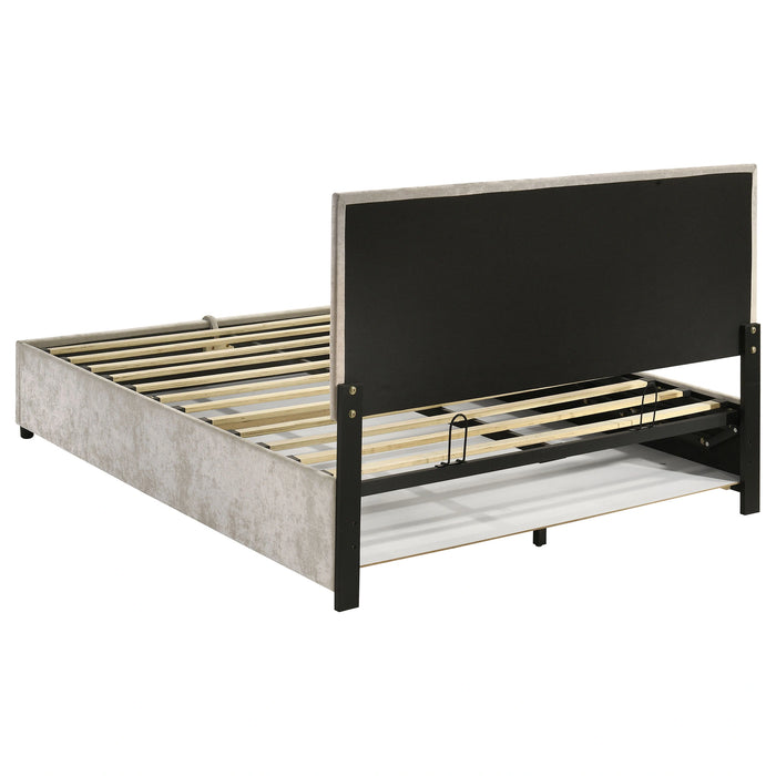 Reeves Queen Bed